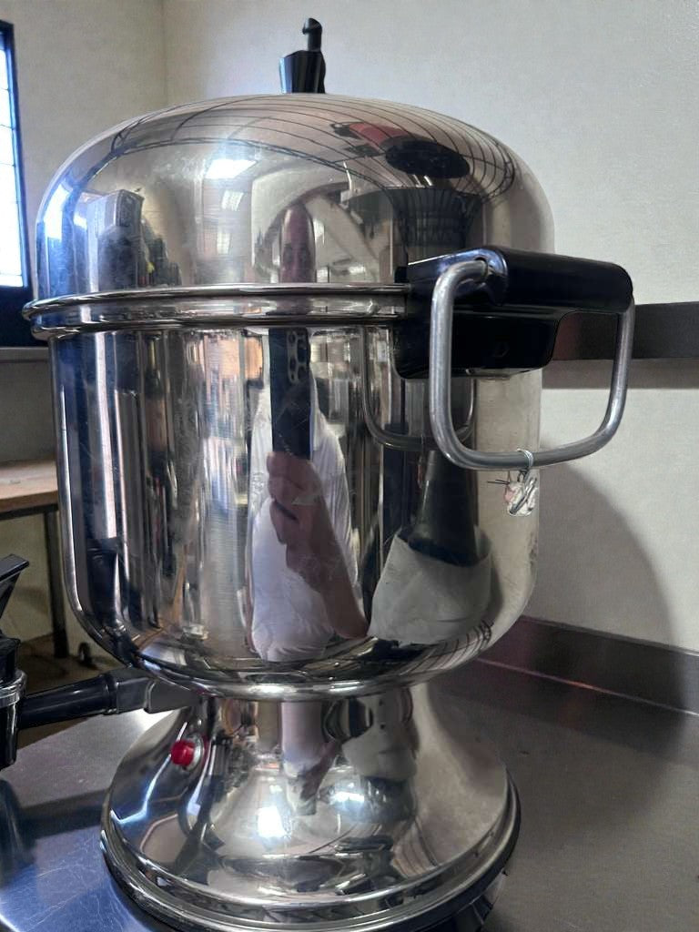 Outstanding Condition – Farberware Commercial Coffee Urn – Stainless Steel – 115V – Fully Tested & Operational!