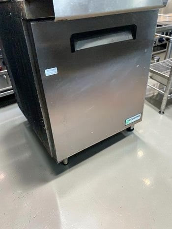 Pristine Condition – Economy EUR27A – 27" One-Section Undercounter Refrigerator – Stainless Steel – R290 – 115V – Fully Tested & Operational!