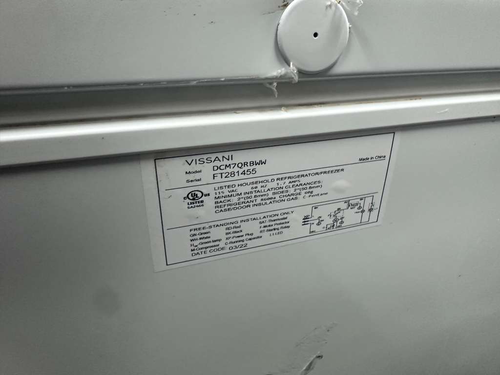 Excellent Condition – Vissani DCM7QRBWW – Commercial Chest Freezer – 7 Cu. Ft. – 115V – UL Listed – Fully Tested & Operational!