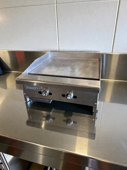 Exceptional Condition – Radiance Commercial Gas Griddle – Natural Gas – Heavy-Duty Flat Top – Fully Tested & Operational!