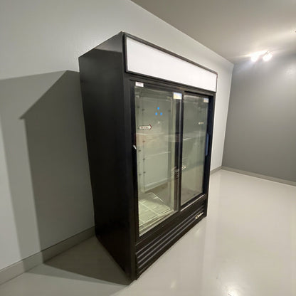 Immaculate Condition – True GDM-45 Glass Door Merchandiser Refrigerator – 115V / Single Phase – Fully Tested & Working!