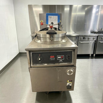 Dependable Condition – BKI FKM-F – Commercial Electric Pressure Fryer with Built-In Filtration – 75 lb. Oil Capacity – 208V, 3 Phase – Fully Tested & Operational!
