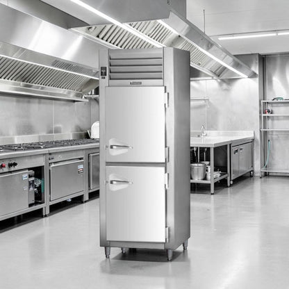 Excellent Condition – Traulsen RHT132WUT-HHS Specification Line – 30" One-Section Half-Door Reach-In Refrigerator – 24.2 Cu. Ft. – 115V – Fully Tested & Operational!