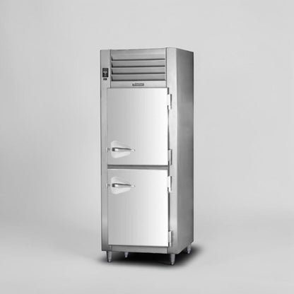 Excellent Condition – Traulsen RHT132WUT-HHS Specification Line – 30" One-Section Half-Door Reach-In Refrigerator – 24.2 Cu. Ft. – 115V – Fully Tested & Operational!