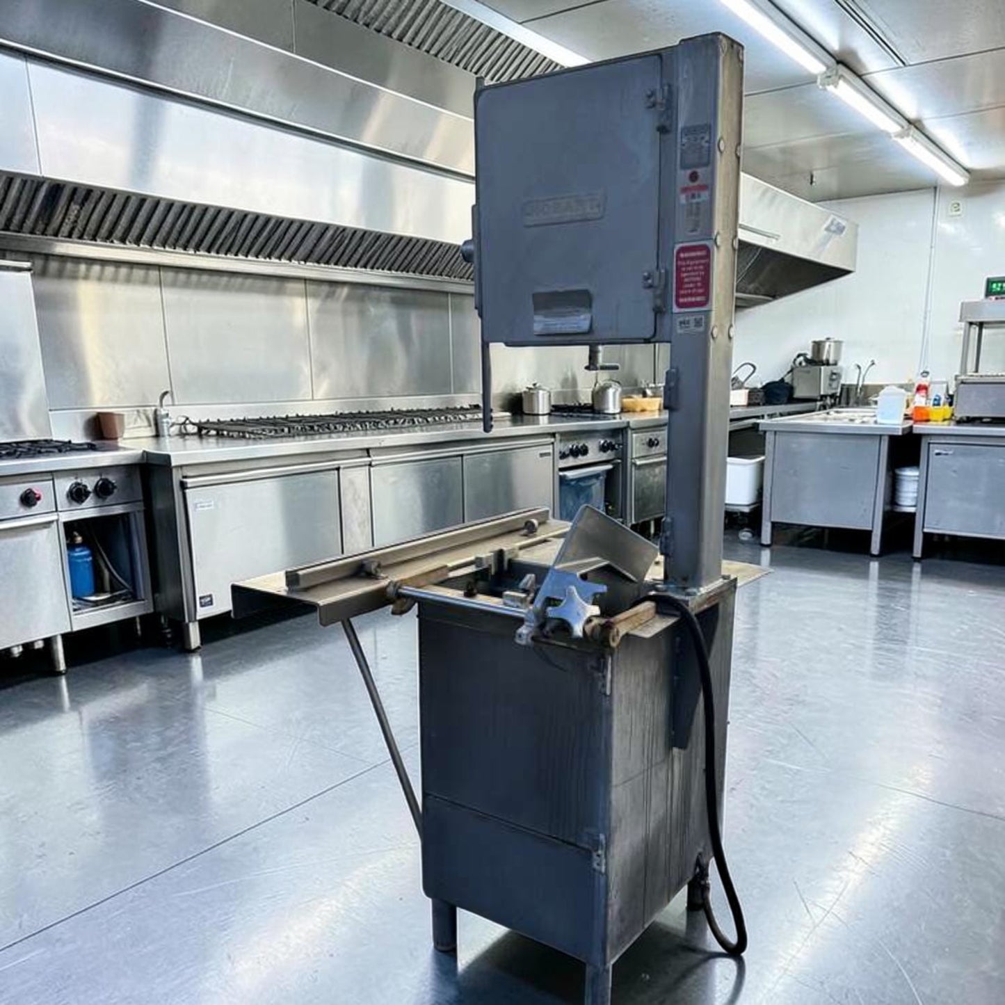 Dependable Condition – Hobart 5614 Commercial Meat Saw – 2 HP – 3 Phase – Heavy Duty – For Parts or Repair!