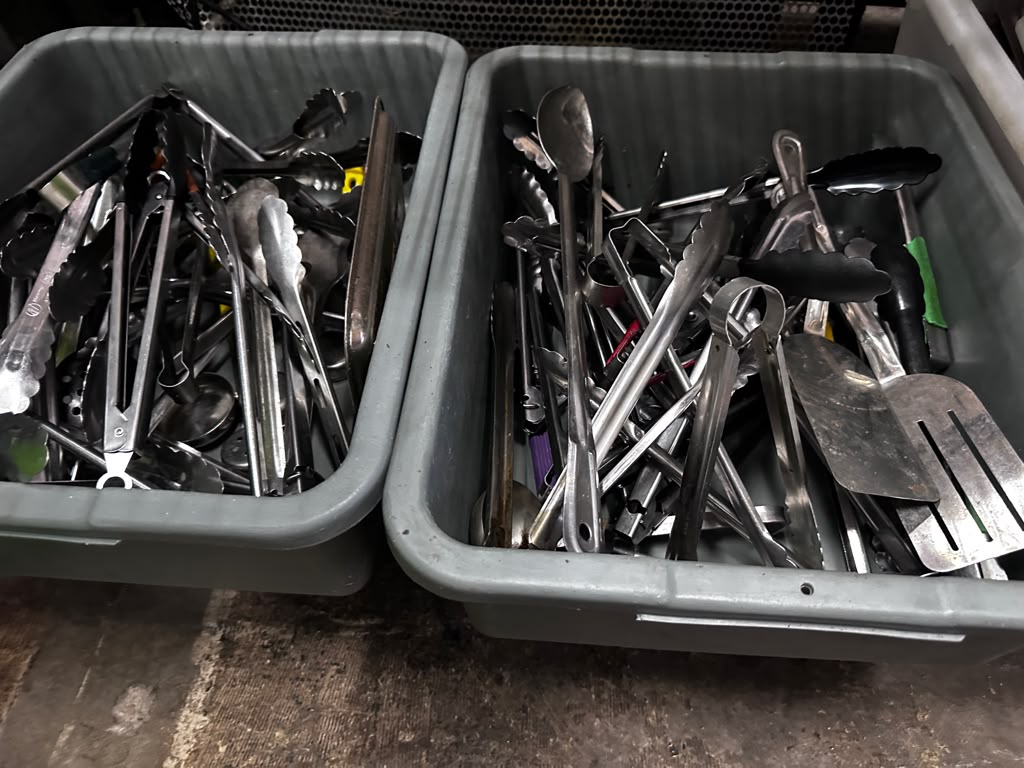 Well-Maintained Condition – Mixed Commercial Kitchen Utensil Lot – Two Containers with Tongs, Spatulas, Ladles & Serving Tools – Ready for Restaurant Use!