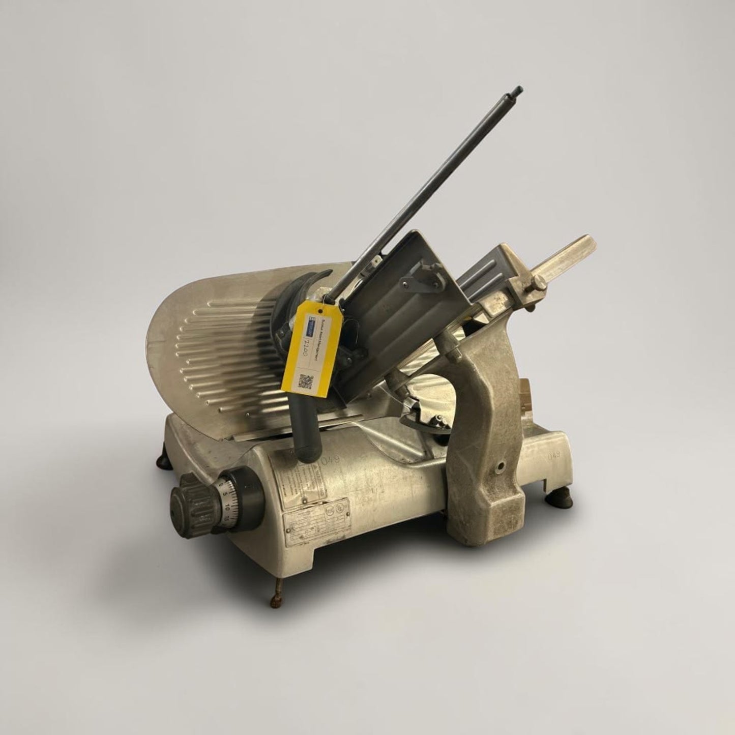 Well-Maintained Condition – Hobart 2812 – 12" Heavy-Duty Manual Meat & Cheese Slicer – 1/2 HP – Built-In Sharpener – 120V – NSF & UL Listed – Fully Tested & Operational!