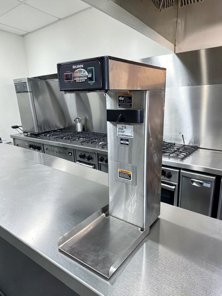 Optimal Condition – BUNN TB3 36700.0009 – 3-Gallon Commercial Iced Tea Brewer with 29" Trunk – 120V – NSF & UL Listed – Fully Tested & Operational!