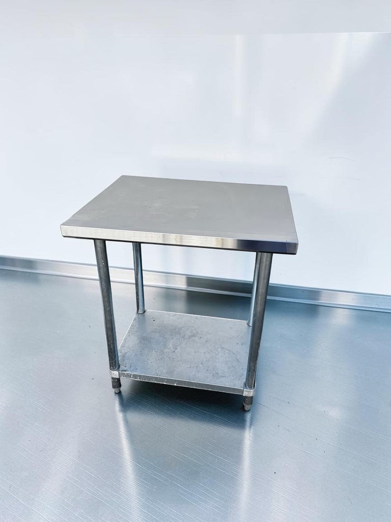 First-Class Condition – Commercial Stainless Steel Work Table – 32" × 24" Prep Surface – Adjustable Undershelf – Commercial Casters – Fully Inspected & Ready for Use!