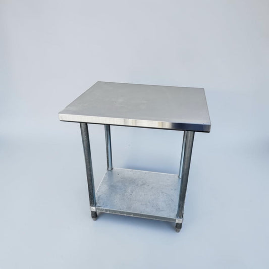 First-Class Condition – Commercial Stainless Steel Work Table – 32" × 24" Prep Surface – Adjustable Undershelf – Commercial Casters – Fully Inspected & Ready for Use!