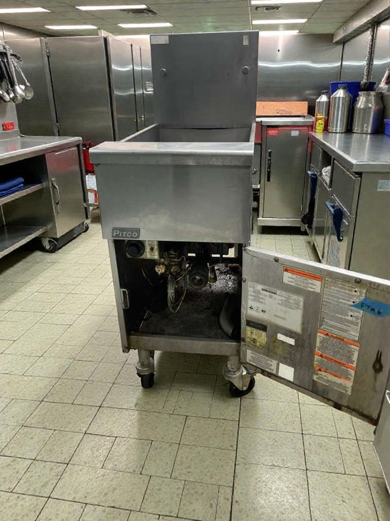 Outstanding Condition – Pitco Commercial Gas Floor Fryer  - Natural Gas - Fully Tested & Working!