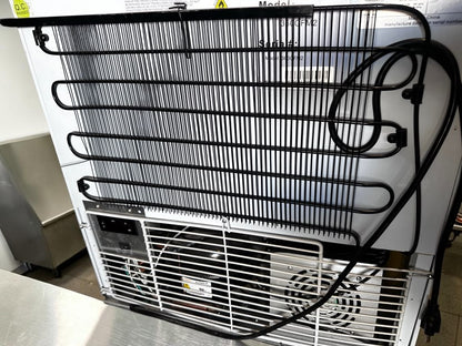 Excellent Condition – Avantco CFM2 / 360CFM2 – 2 Cu. Ft. Countertop Glass Door Display Freezer – 110–120V – ETL Certified – Fully Tested & Operational!