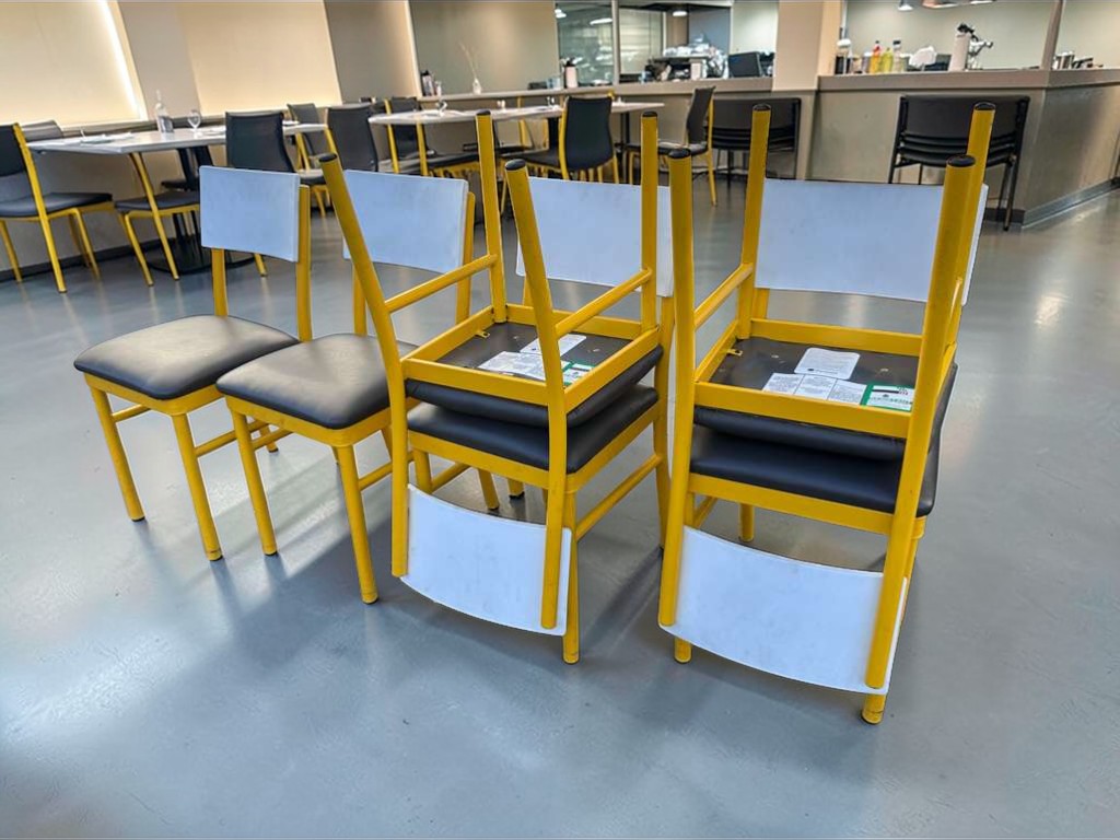 Elite Condition – Commercial Restaurant Dining Chairs – Upholstered Seat & Back – Heavy-Duty Metal Frame – Fully Inspected & Ready for Use!