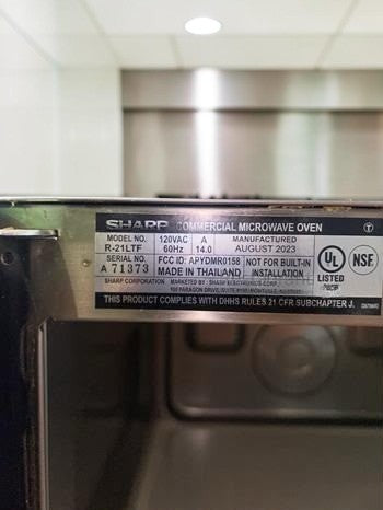 Superb Condition – Sharp R-21LTF – Commercial Microwave Oven – 1,000 Watts – 1.0 Cu. Ft. – Touch Controls – 120V – NSF Listed – Fully Tested & Operational!
