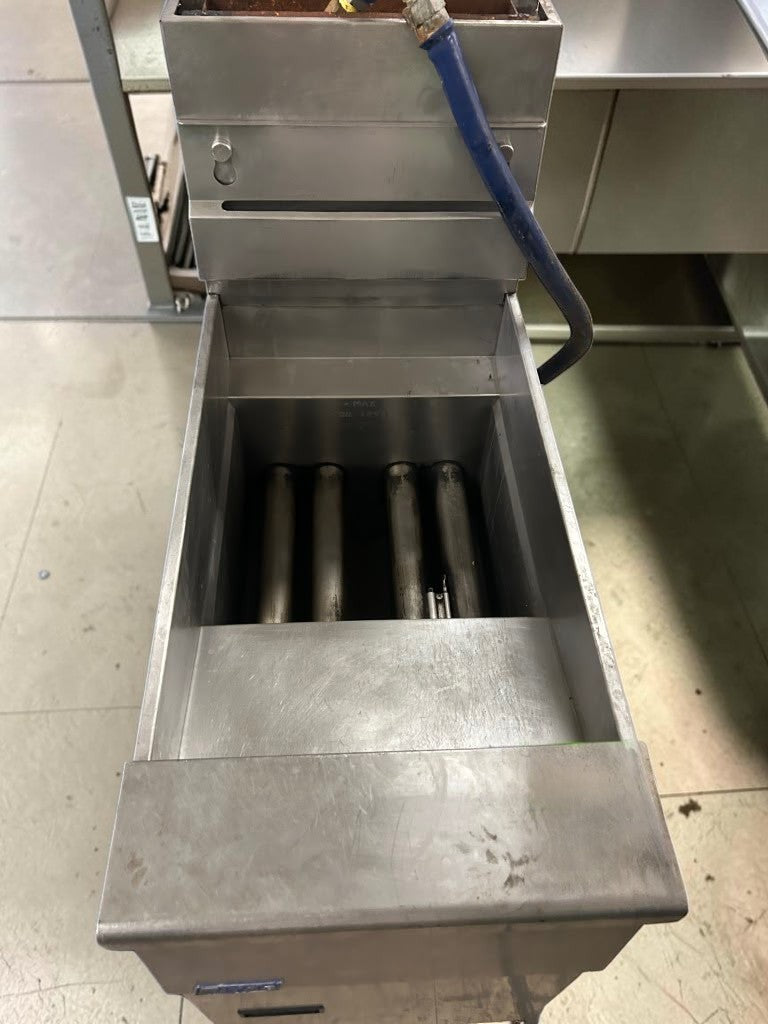 Dependable Condition – Pitco SG14 Solstice – 40–50 lb Commercial Natural Gas Floor Fryer – 110,000 BTU – Stainless Steel – Fully Tested & Operational!