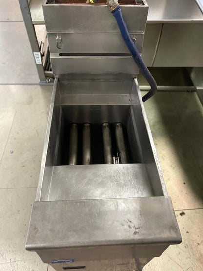 Dependable Condition – Pitco SG14 Solstice – 40–50 lb Commercial Natural Gas Floor Fryer – 110,000 BTU – Stainless Steel – Fully Tested & Operational!