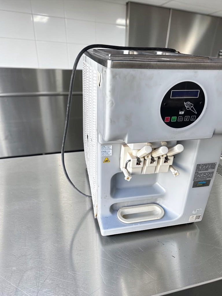 Top-Tier Condition – Carpigiani 193 SP/USA P – Commercial Countertop Soft Serve Ice Cream Machine – 2 Flavor + Twist – 208–230V – 3 Phase – UL / NSF Listed – Fully Tested & Operational!
