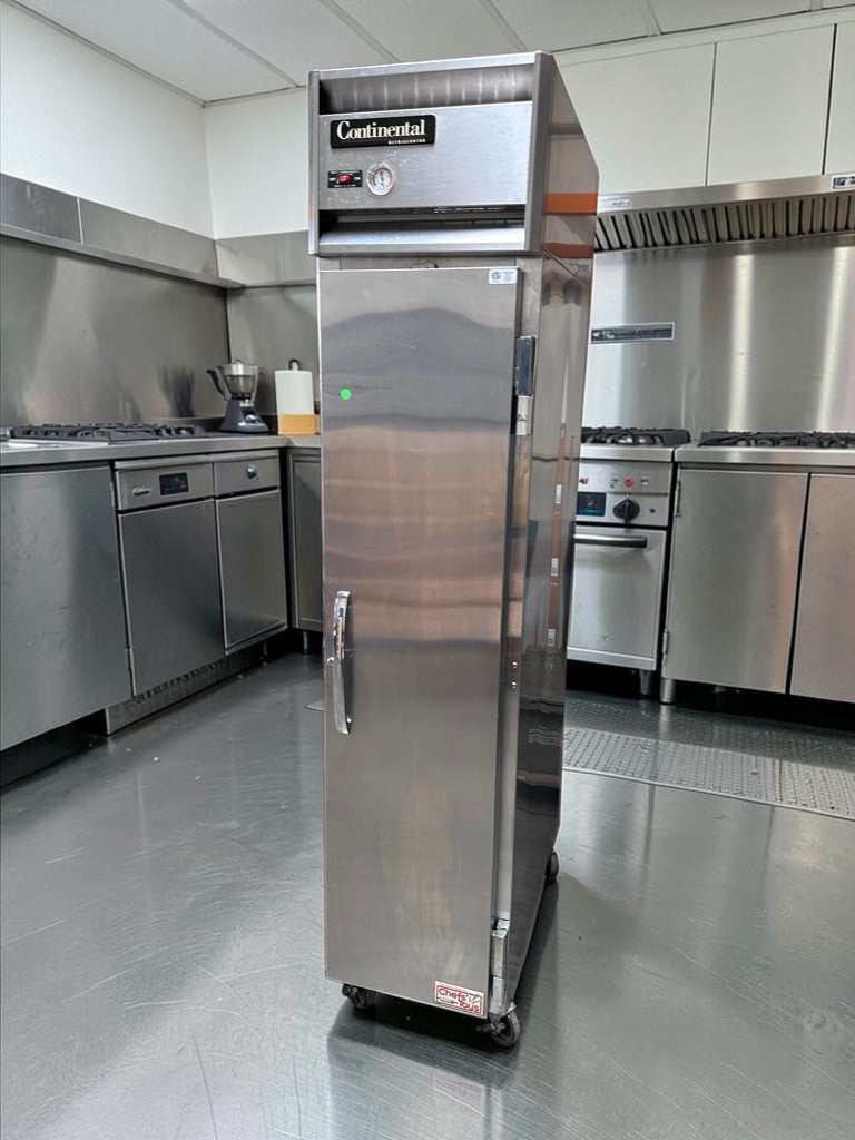 Superior Condition – Continental Refrigerator 1RSE-N – 18" Narrow Reach-In Refrigerator – One Section – Stainless Steel – 115V – Fully Tested & Operational!