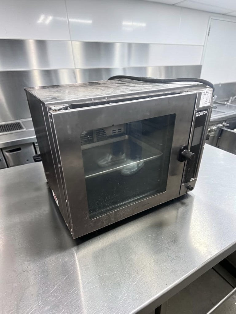 Superior Condition – Doyon DCOT5 – Electric Countertop Half Size Convection Oven – 208V – Single Phase – ETL / NSF Certified – Fully Tested & Operational!