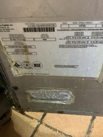 First-Class Condition – Pitco VF35 – 35 lb Commercial Natural Gas Deep Fryer – Stainless Steel – Two Basket – 70,000 BTU – NSF Listed – Fully Tested & Operational!