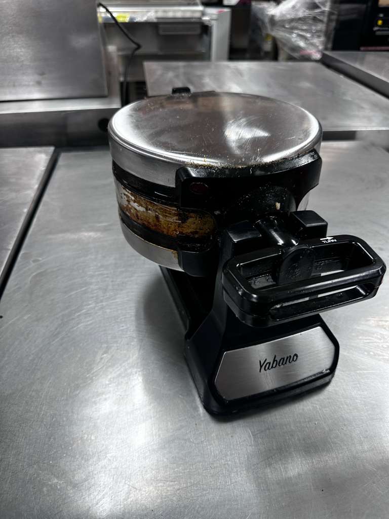 Dependable Condition – Yabano SW-290B – Rotating Belgian Waffle Maker – 1200W – 120V – ETL Listed – Fully Tested & Operational!