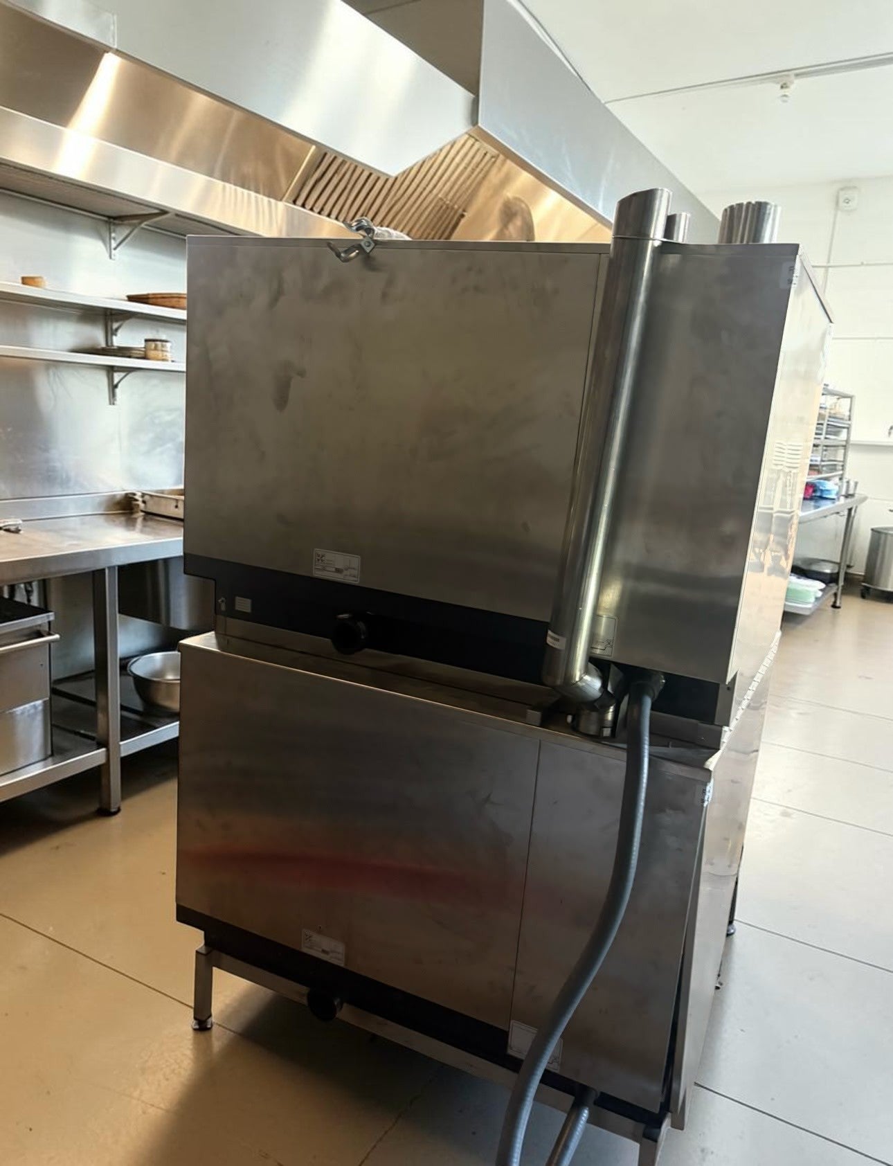 Top-Tier Condition – Quantity 2 New Rational iCombi Pro 6-Full Size Electric Combi Ovens – Double-Deck Combi-Duo System with Low Stand – 12 Full-Size Sheet Pan Total Capacity – 208/240V, Three Phase – 45 kW Combined!