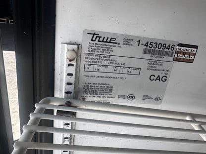 Well-Maintained Condition – True TSSU-60-16 – 60″ Two-Door Refrigerated Sandwich & Salad Prep Table – 16-Pan Capacity – 115V – Fully Tested & Operational!