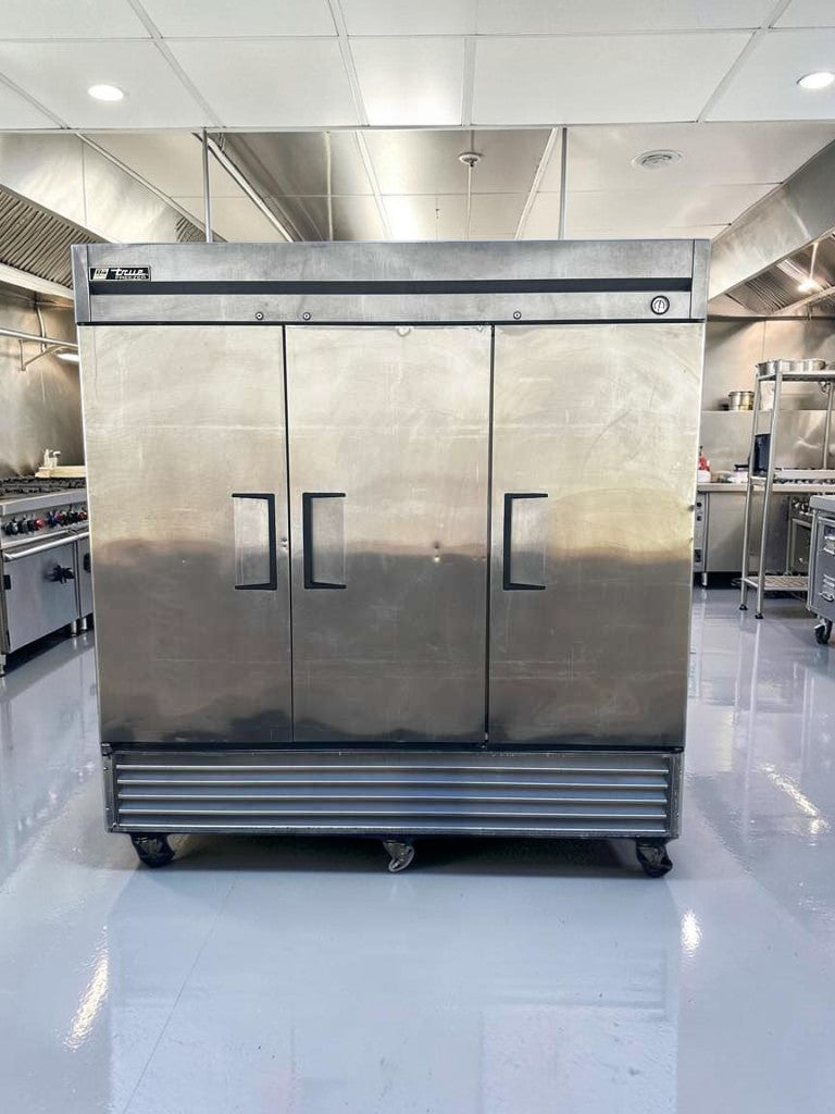 Immaculate Condition – True T-72F – 3 Door Commercial Reach-In Freezer – 78” Stainless Steel – Fully Tested & Operational!