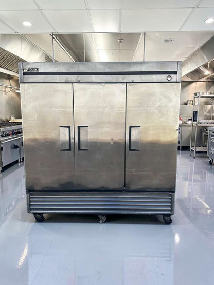 Immaculate Condition – True T-72F – 3 Door Commercial Reach-In Freezer – 78” Stainless Steel – Fully Tested & Operational!