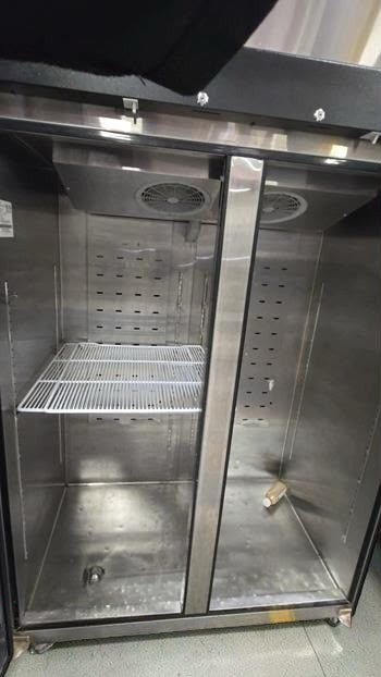 Optimal Condition – Migali C-2R-HC – 49 Cu. Ft. Commercial Two-Door Reach-In Refrigerator – Stainless Steel – R290 – 115V – Casters – Fully Tested & Operational!