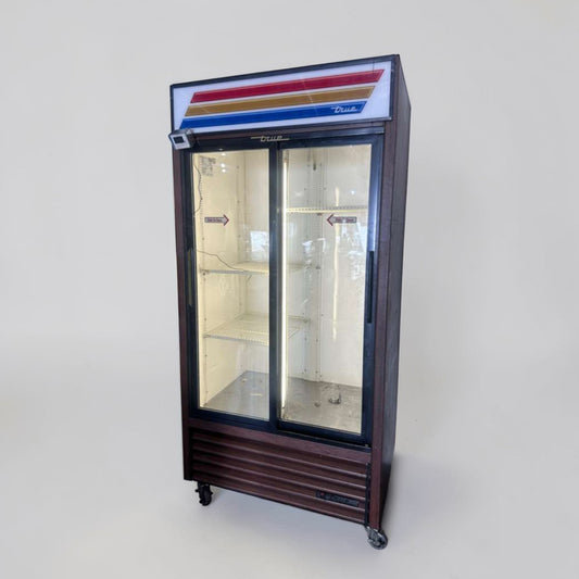 Elite Condition – True GDM-33 Commercial Glass Door Merchandiser Refrigerator – 2 Door – 115V – Made in USA – Fully Tested & Operational!