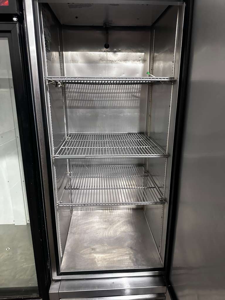 Prime Condition – True T-23-HC 27" Solid Door Reach-In Refrigerator – 115V – Fully Tested & Operational!