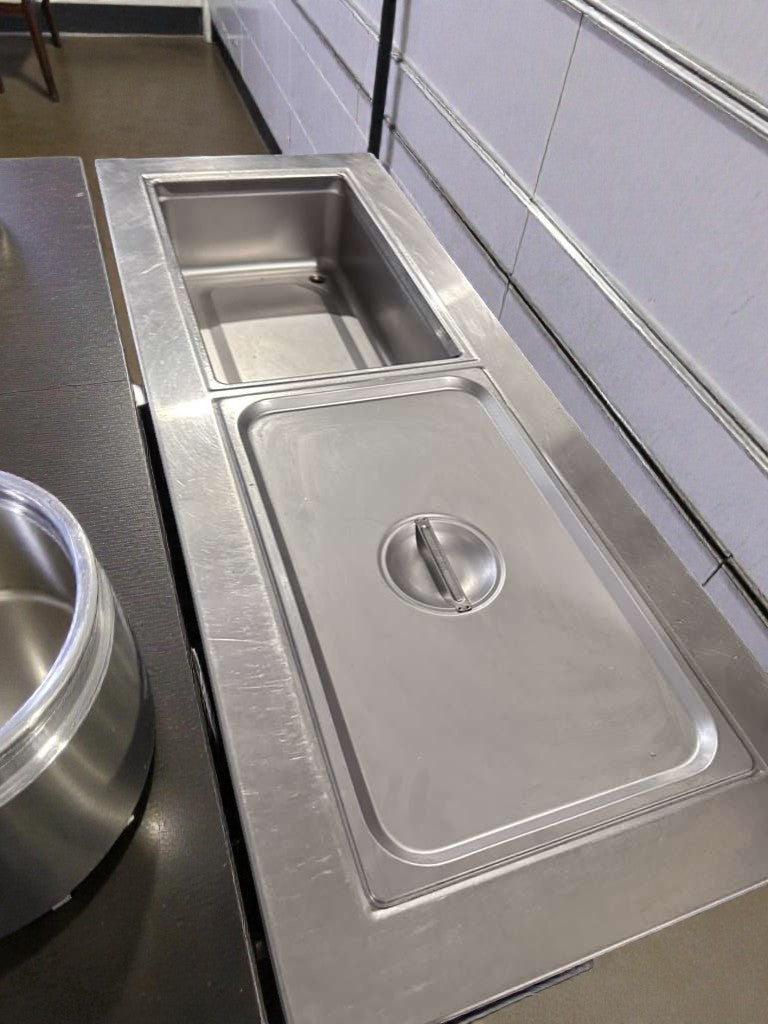 Exceptional Condition – Delfield 8148-EFN – Refrigerated Cold Food Table – 115V – NSF & UL Listed – Fully Tested & Operational!