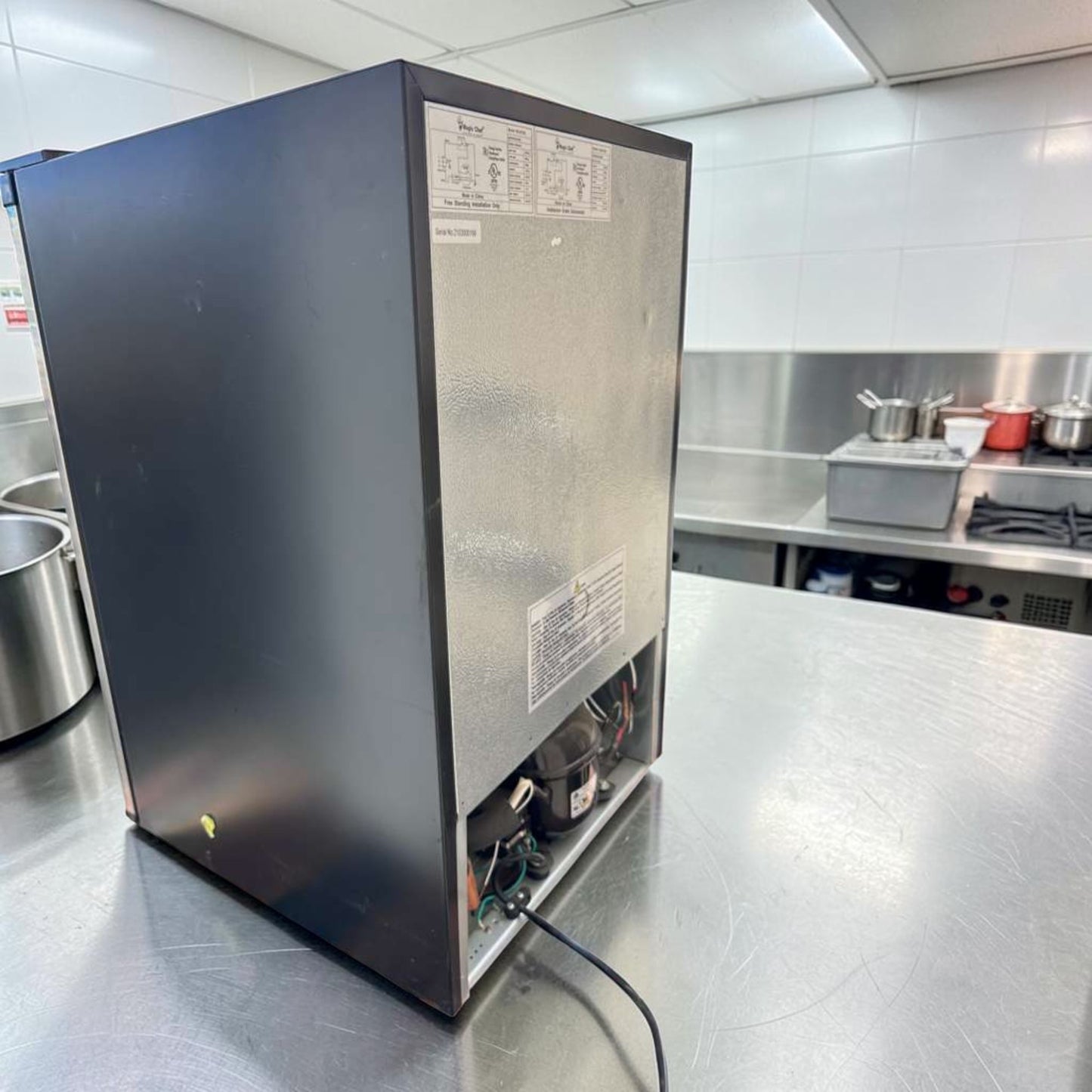Excellent Condition – Magic Chef MCUF3S2 3 Cu. Ft. Compact Upright Refrigerator– Stainless Steel – Space-Saving Mini Fully Tested & Operational!