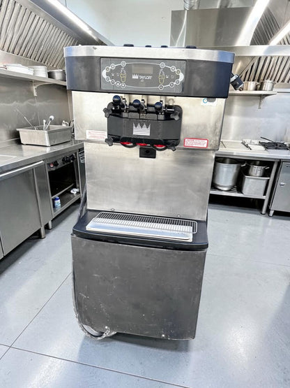 Prime Condition – Taylor C712-33 – Twin-Twist Commercial Soft Serve Freezer – Two Flavors plus Twist – Pump-Fed – 208–230V – Fully Tested & Operational!