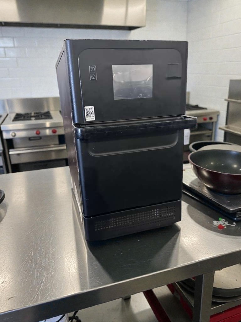 Exceptional Condition – Commercial Countertop Rapid Cook / Microwave Oven – Touch Display – 115V – Fully Tested & Operational!