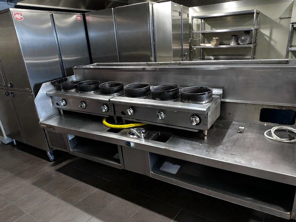 Immaculate Condition – Commercial 6 Burner Wok System – Stainless Steel Wok Cooking Line with Refrigerated Top / Cold Rail – Gas Operation – Fully Tested & Operational!