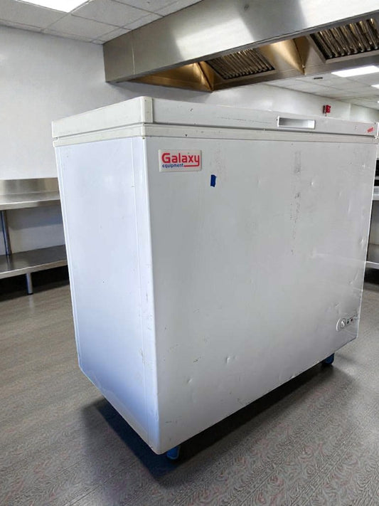 Excellent Condition – Galaxy 177CF7 – Commercial Chest Freezer – 7 Cu. Ft. – 115V – R600a – Fully Tested & Operational!