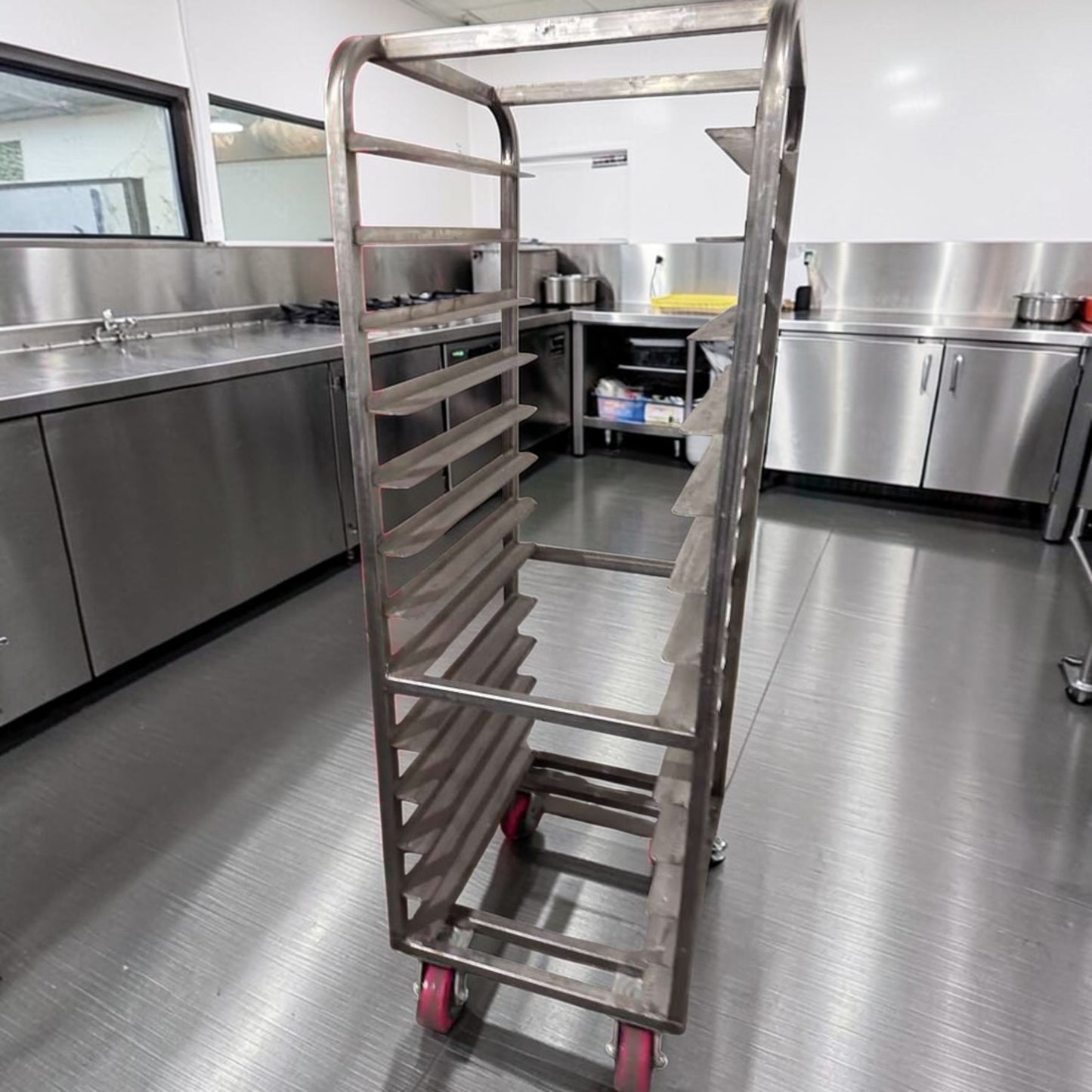 Superior Condition – Commercial Stainless Steel Bun Pan Rack – Mobile Sheet Pan Rack – Heavy-Duty Bakery / Kitchen Tray Rack – Fully Tested & Operational!