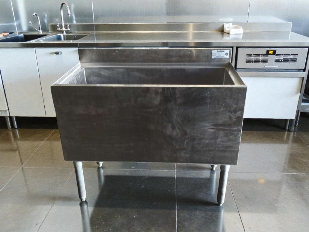 High-Grade Condition – Krowne 18-36-7 – Commercial Stainless Steel Ice Bin – NSF – Fully Inspected & Ready for Use!