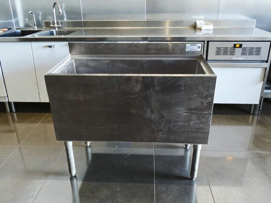 High-Grade Condition – Krowne 18-36-7 – Commercial Stainless Steel Ice Bin – NSF – Fully Inspected & Ready for Use!