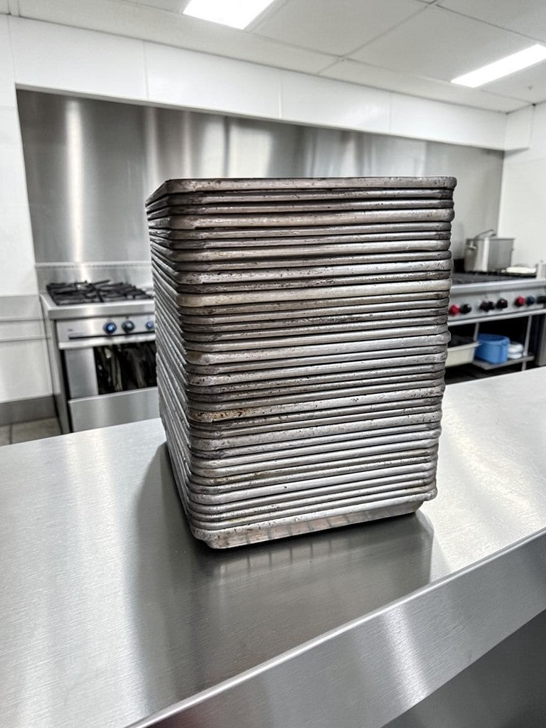 Dependable Condition – 1/4 Size Aluminum Sheet Pans – 18 Gauge Commercial Baking Pans – Quantity 40 – Ready for Commercial Use!
