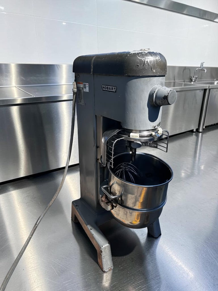 Superb Condition – Hobart D340 Automix – 40 Qt Commercial Planetary Mixer – Stainless Steel Bowl & Heavy-Duty Hook Included – 1.5 HP – 208V – 3 Phase – UL / NSF Listed – Fully Tested & Operational!
