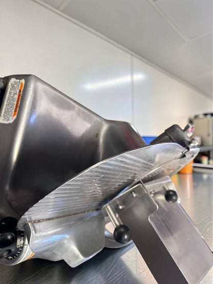 Superb Condition – Berkel 909/1 – Commercial Manual Meat Slicer – 115V – NSF Listed – Fully Tested & Operational!