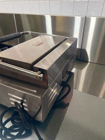 Excellent Condition – Adcraft Commercial Panini Grill / Sandwich Press – Countertop – Stainless Steel – UL Listed – Fully Tested & Operational!