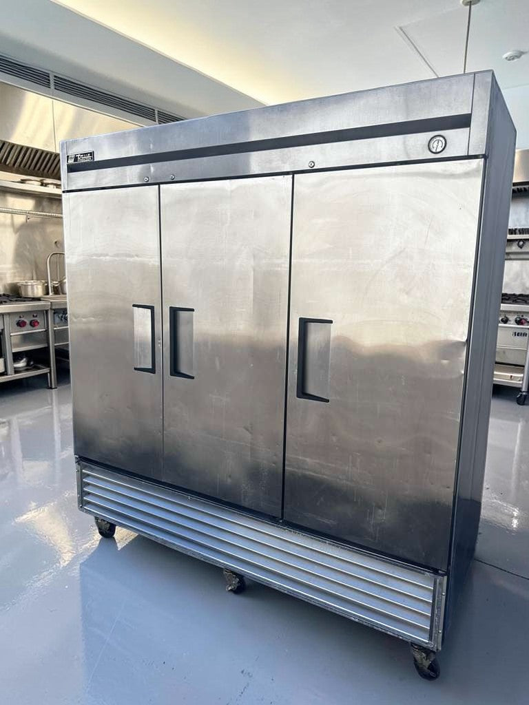 Immaculate Condition – True T-72F – 3 Door Commercial Reach-In Freezer – 78” Stainless Steel – Fully Tested & Operational!