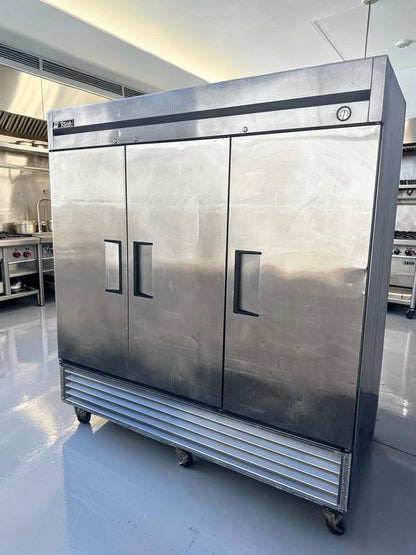 Immaculate Condition – True T-72F – 3 Door Commercial Reach-In Freezer – 78” Stainless Steel – Fully Tested & Operational!