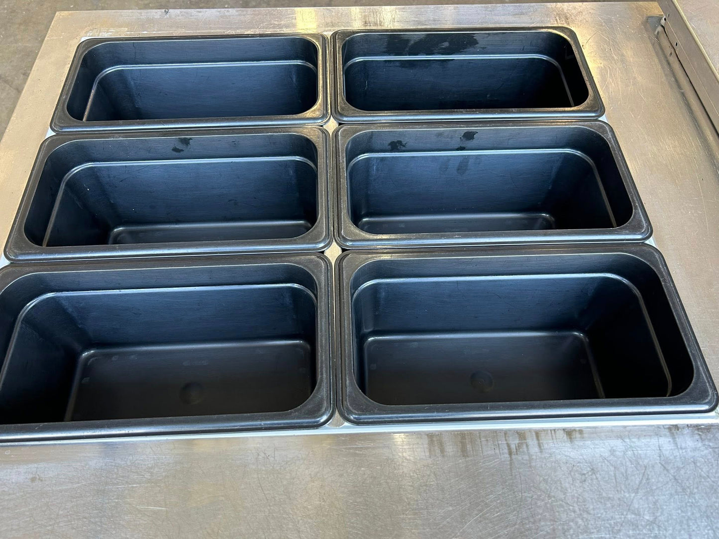 Exceptional Condition – Continental Refrigerator SW60-24M – 60” Stainless Steel Refrigerated Worktop / Sandwich Prep Table – 115V – Fully Tested & Operational!