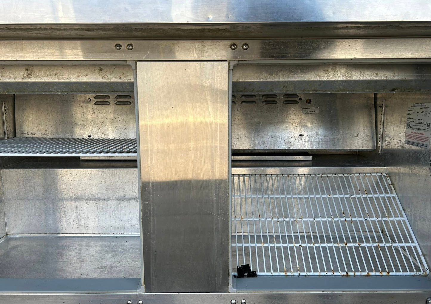 Exceptional Condition – Continental Refrigerator SW60-24M – 60” Stainless Steel Refrigerated Worktop / Sandwich Prep Table – 115V – Fully Tested & Operational!