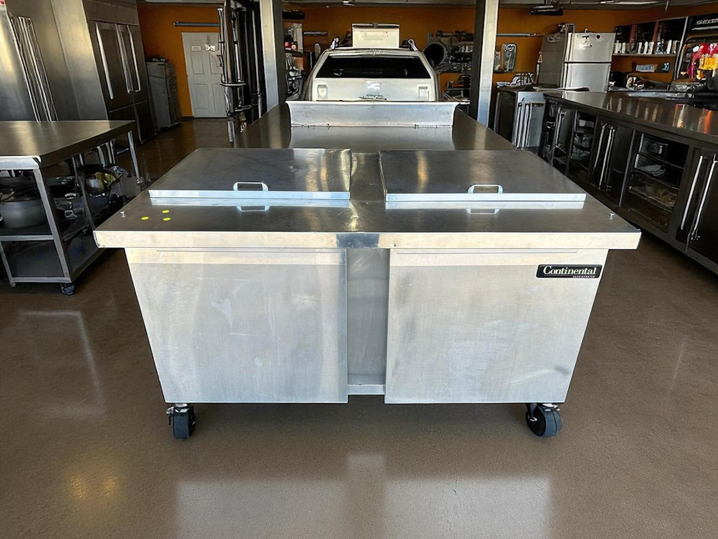 Exceptional Condition – Continental Refrigerator SW60-24M – 60” Stainless Steel Refrigerated Worktop / Sandwich Prep Table – 115V – Fully Tested & Operational!